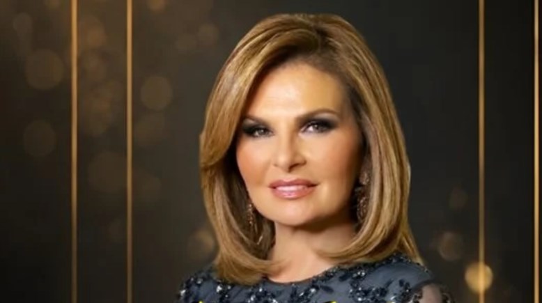 الفنانة يسرا