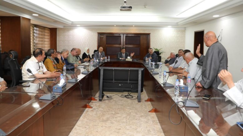 وزير الزراعة ولقاء مع المزارعين
