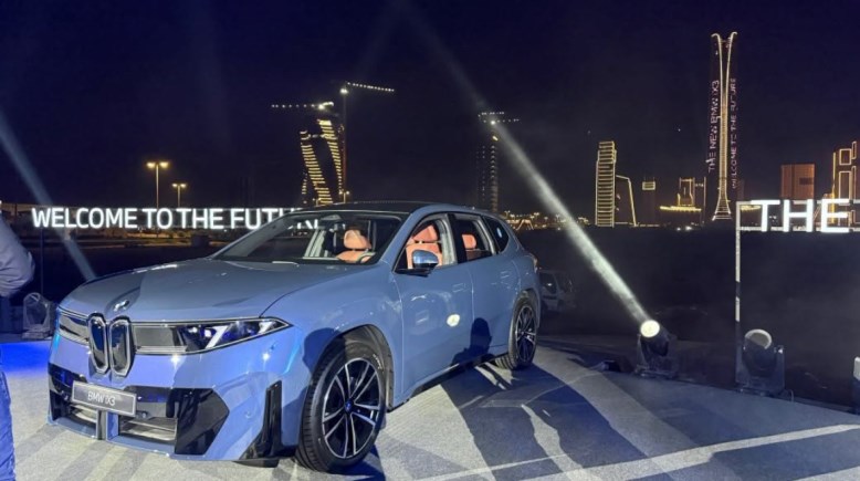 سيارة BMW iX3