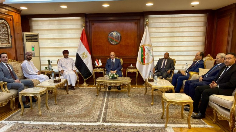 رئيس النيابة الإدارية يستقبل وفدًا من "الرقابة المالية" بسلطنة عُمان