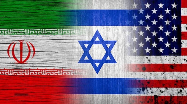 علما إيران وأمريكا يتوسطهم علم اسرائيل 