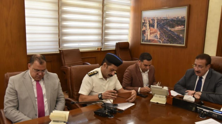 محافظ بورسعيد يقود خطة استعداد شاملة لتأمين الامتحانات.. 17 لجنة تستقبل الطلاب وسط إجراءات مشددة وخدمات متكاملة