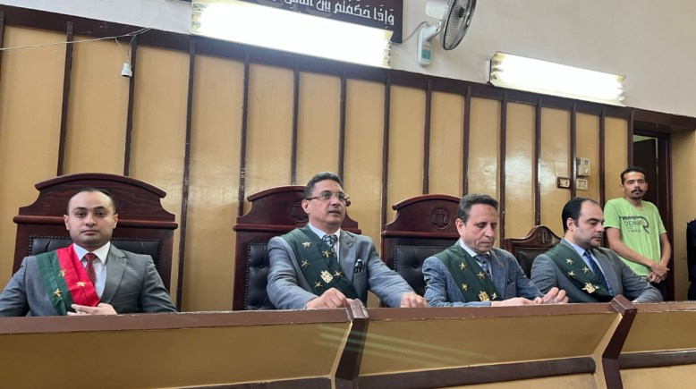بعد ثبوت تخطيطهم للجريمة وإطلاق عيار خرطوش مزق أعضاء المجني عليه.. جنايات بورسعيد تُسدل الستار على القضية بالحكم الأقصى للمتهم الأول