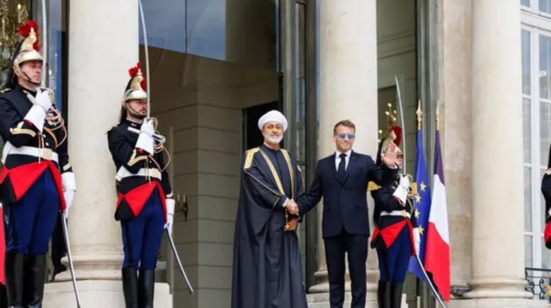 لقاء الرئيس الفرنسي إيمانويل ماكرون بسلطان عُمان هيثم بن طارق