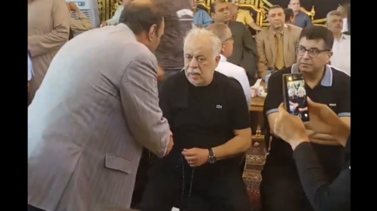 أشرف زكي في عزاء عبدالعزيز مخيون