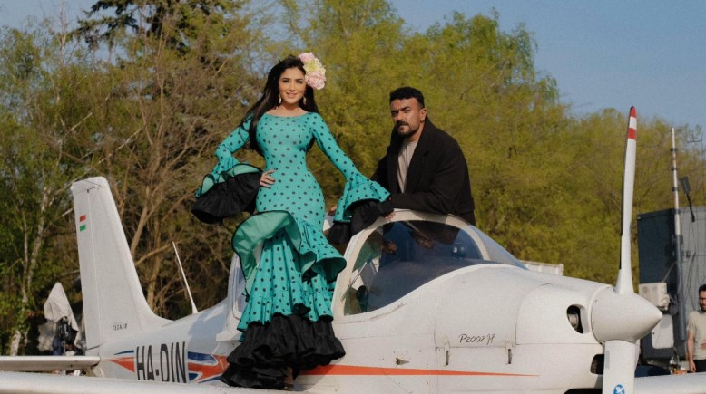 أحمد العوضي ومي عمر