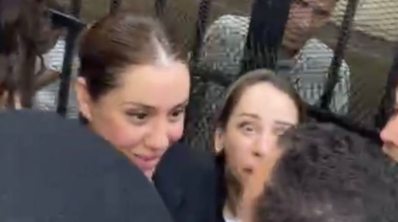 الفنانة جيهان الشماشرجي داخل المحكمة