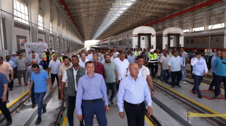 وزير النقل  ومحافظ اسوان