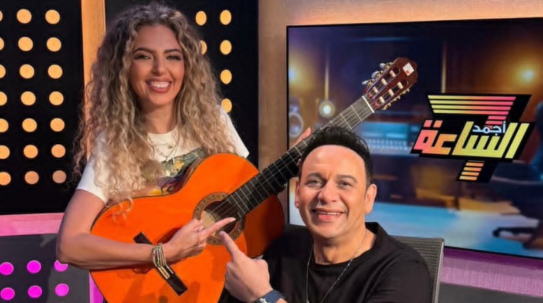 الفنان مصطفى قمر 