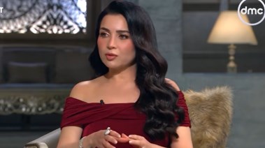 الفنانة مي عز الدين