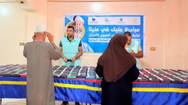صناع الخير توزع نظارات طبية 