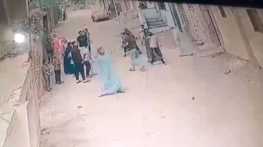 جانب من رصد الكاميرات للواقعة