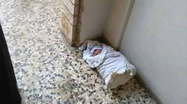 رضيع داخل مدخل عقار - أرشيفية