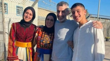 الأسير الفلسطيني وعائلته
