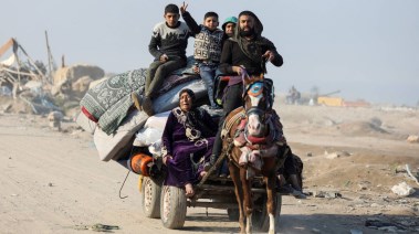 عائلة فلسطينية نازحة عن مناطق الحرب