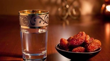 تمر وماء (سنة الإفطار)