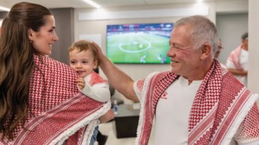 الملك عبد الله أثناء تشجيع منتخب الأردن
