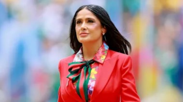 سلمى حايك من كأس العالم