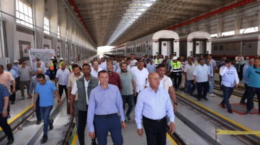 وزير النقل  ومحافظ اسوان