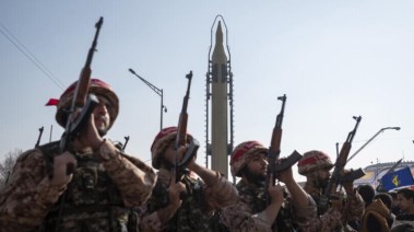 عناصر من الجيش الإيراني