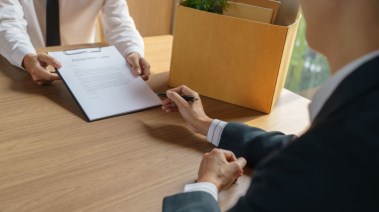 تقديم الاستقالة