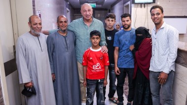 زيارة الخطيب لمشجع الأهلي