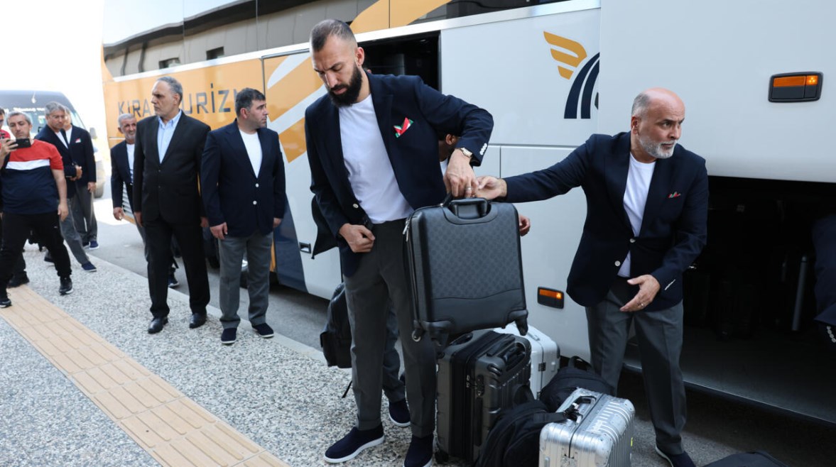 بعثة منتخب إيران 