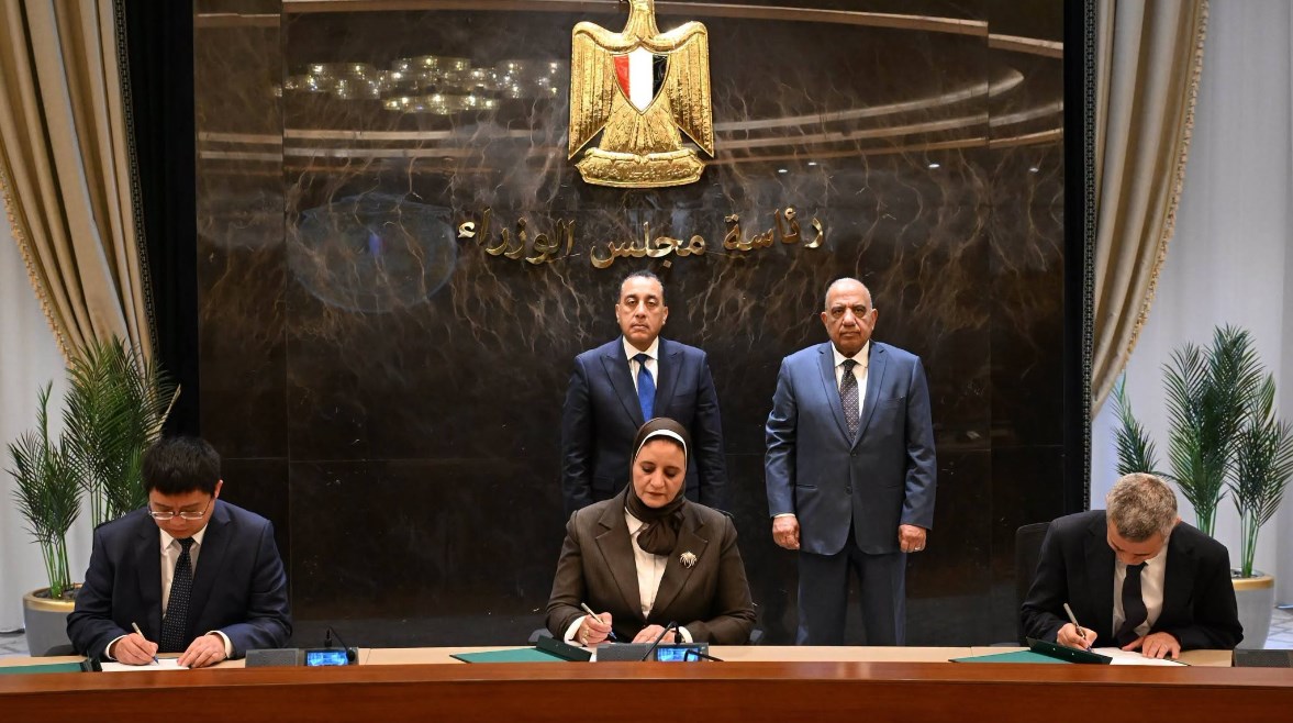 توقيع مشروع لإقامة أول مصنع لتوربينات الرياح