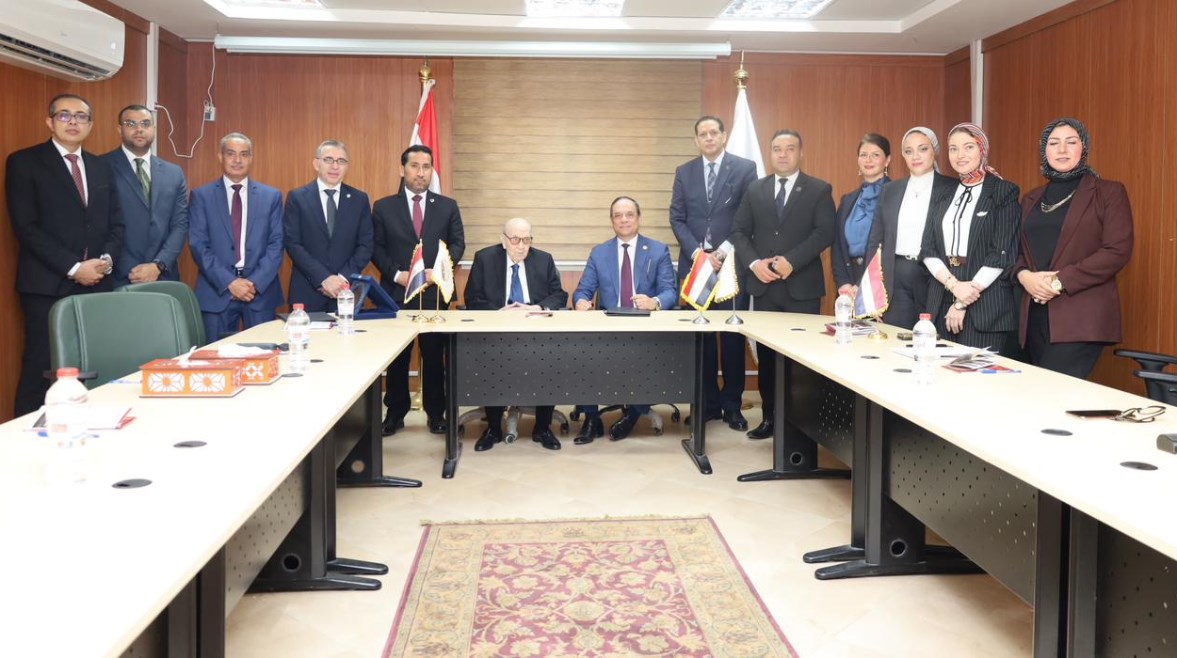 هيئة النيابة الإدارية المصرية يوقعان مذكرة تفاهم لتعزيز النزاهة