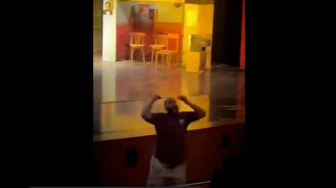 العرض المسرحي “الدحريرة” 