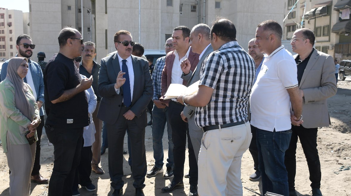 محافظ بورسعيد يتفقد مشروع مدرسة STEM