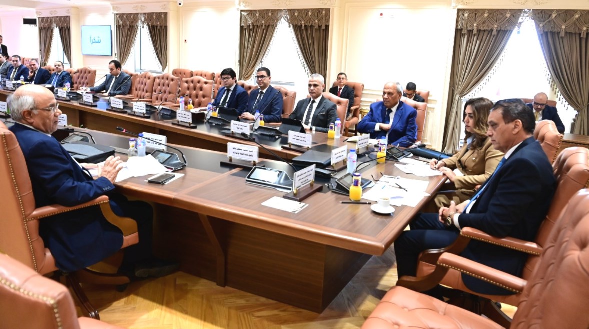البرلمان يبدأ مناقشة قانون الإدارة المحلية