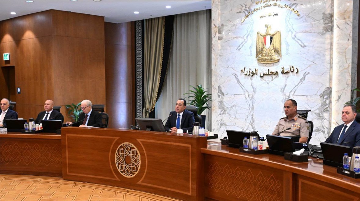 خلال اجتماع رئيس الوزراء