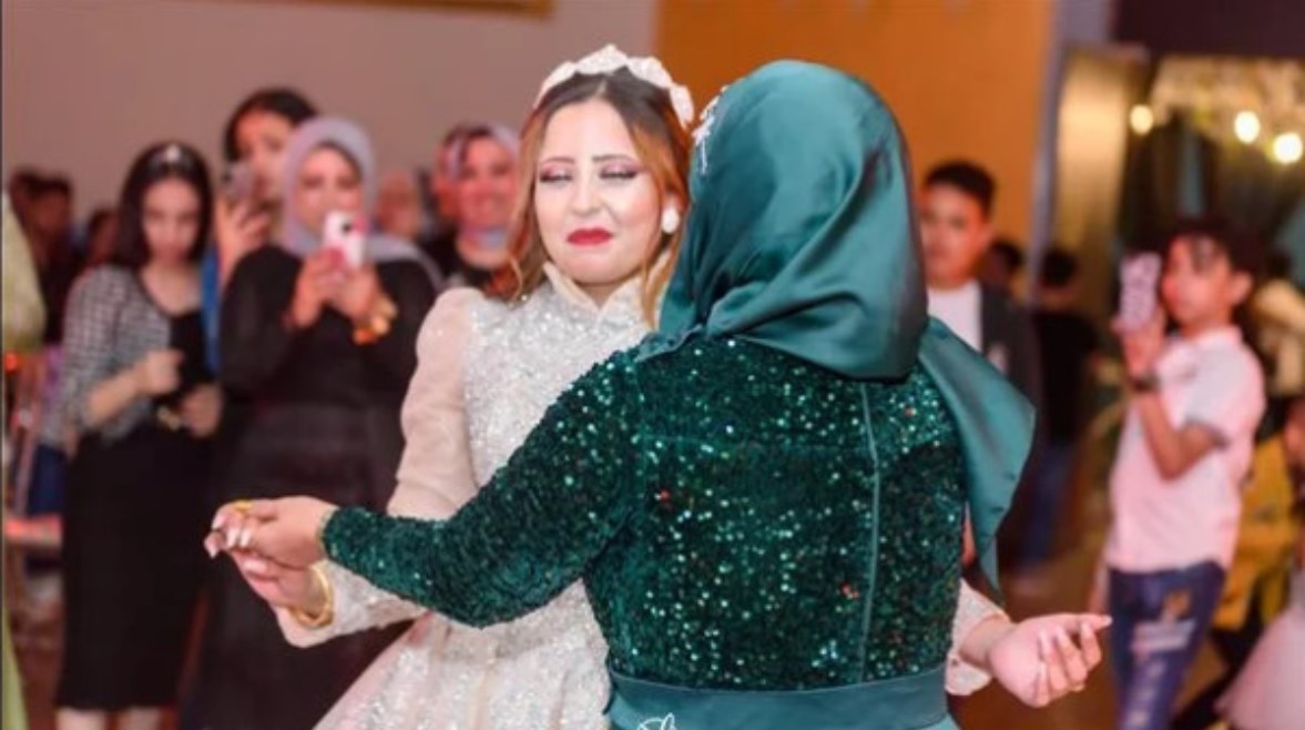 المتهمة ووالدتها