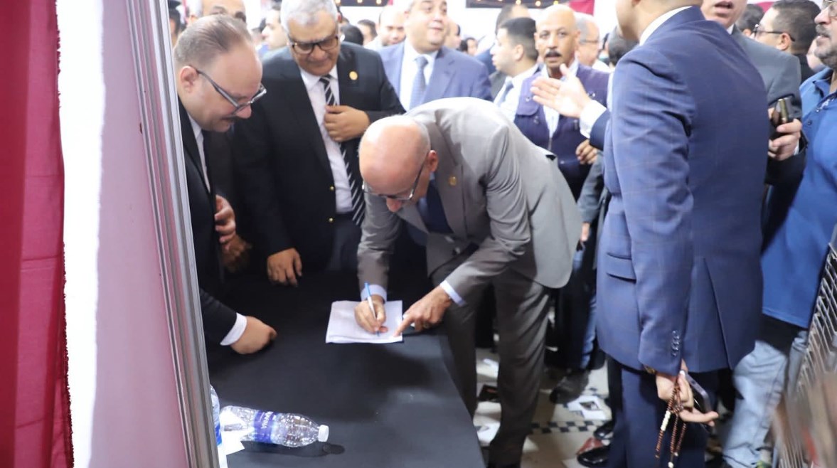 رئيس محكمة النقض يدلي بصوته في انتخابات نادي قضاة مصر