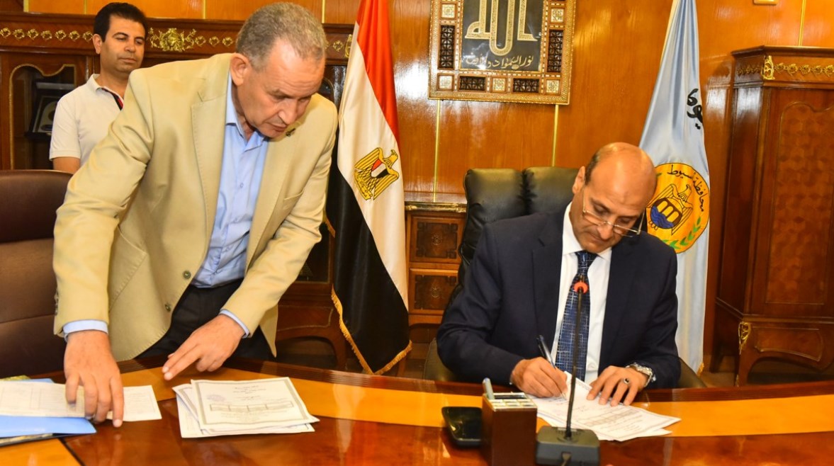محافظ أسيوط يعتمد نتيجة الشهادة الاعدادية 