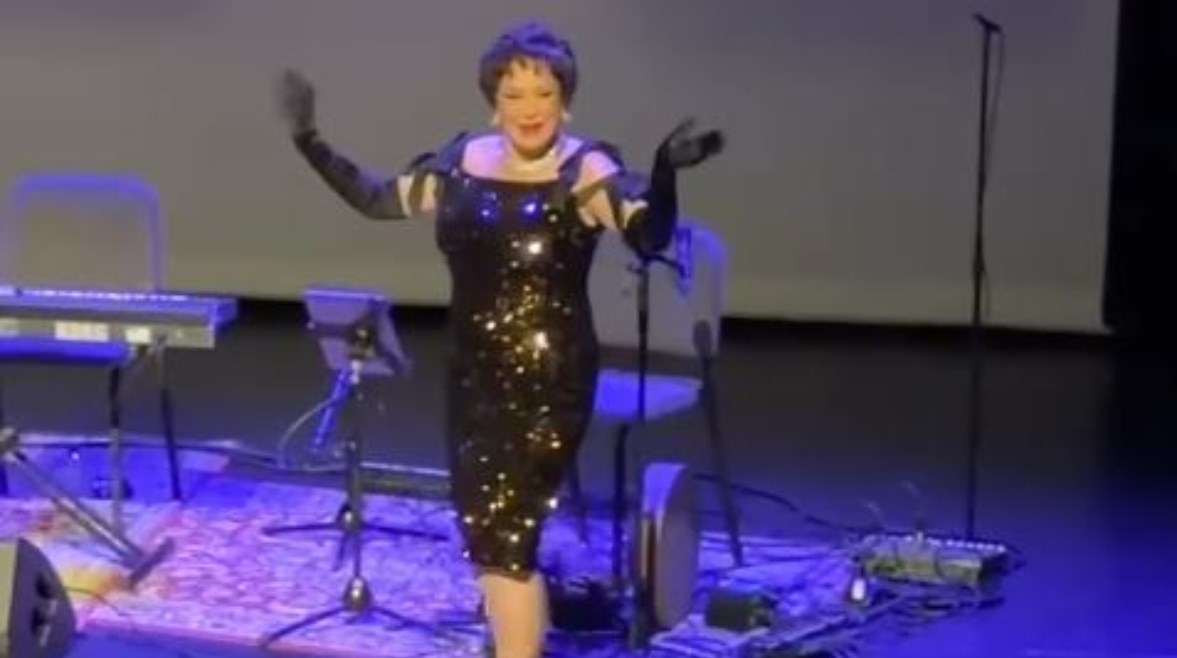 الفنانة لبلبة