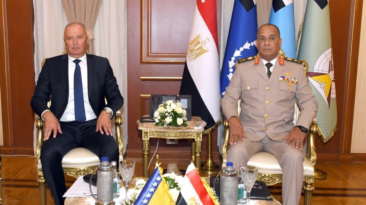 وزير الدفاع ونائب رئيس وزراء ووزير دفاع البوسنة والهرسك 