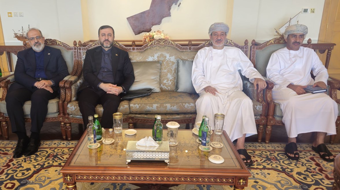 إيران وسلطنة عمان تعقدان أول اجتماع للجنة المشتركة لمضيق هرمز 