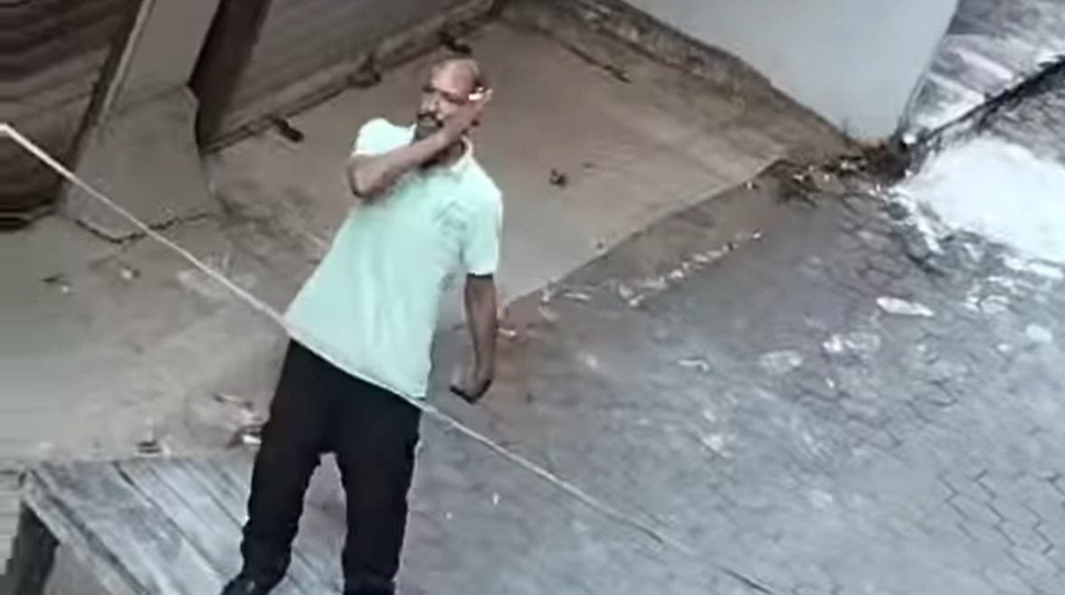 الشخص الظاهر بالفيديو 