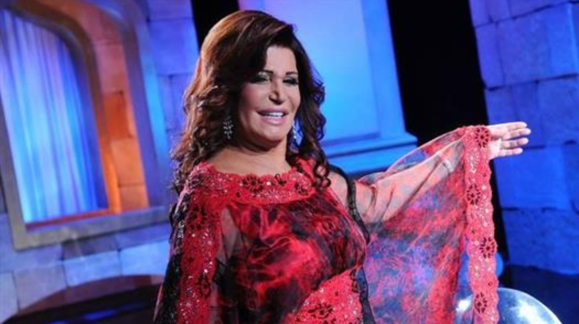 الفنانة نجوي فؤاد 