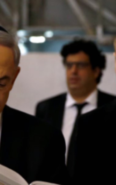 يائير نتنياهو مع بنيامين نتنياهو