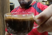 صورة أثناء تصنيع البن 