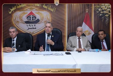 نقيب المحامين ورئيس اتحاد المحامين العرب، عبدالحليم علام