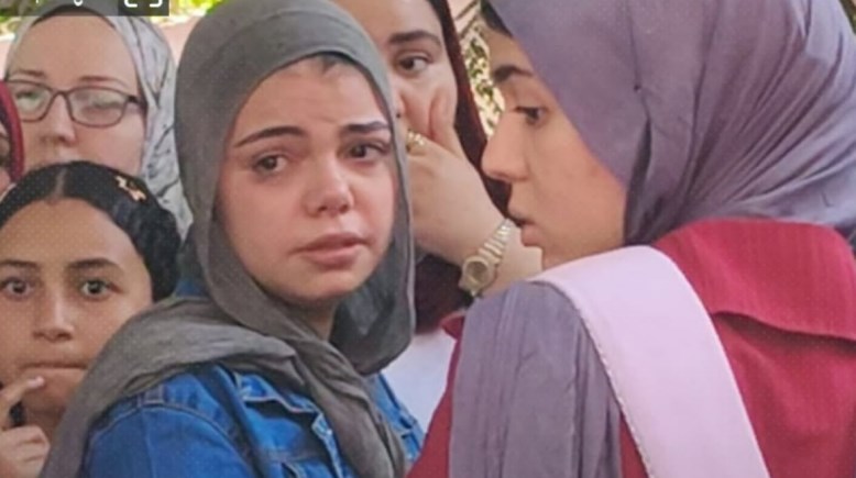 بكاء الطلاب