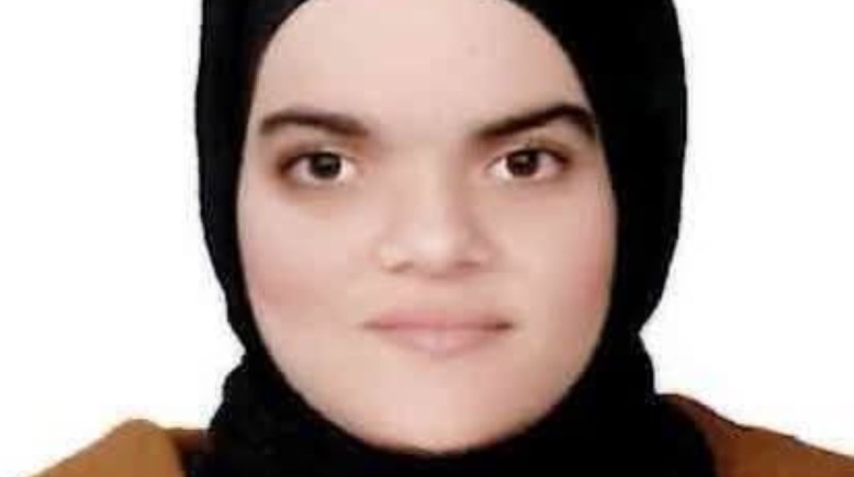 طالبة بالبحيرة