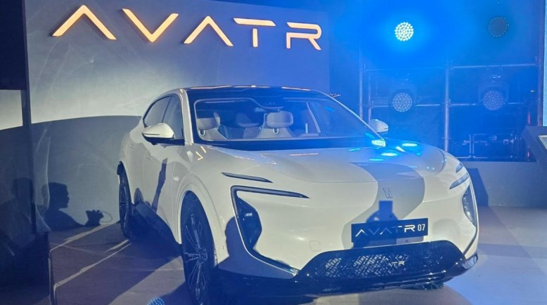سيارة AVATR 07