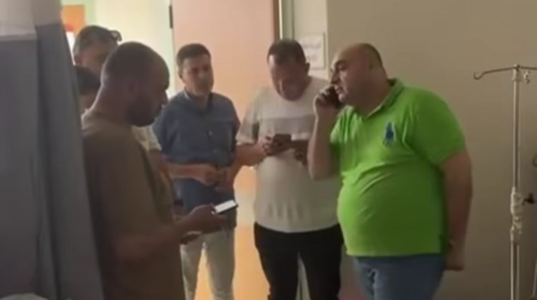 نائب الشيوخ خلال تواجده بمستشفي برج البرلس 