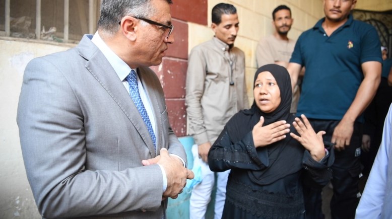 محافظ قنا فى مستشفي قنا العام 