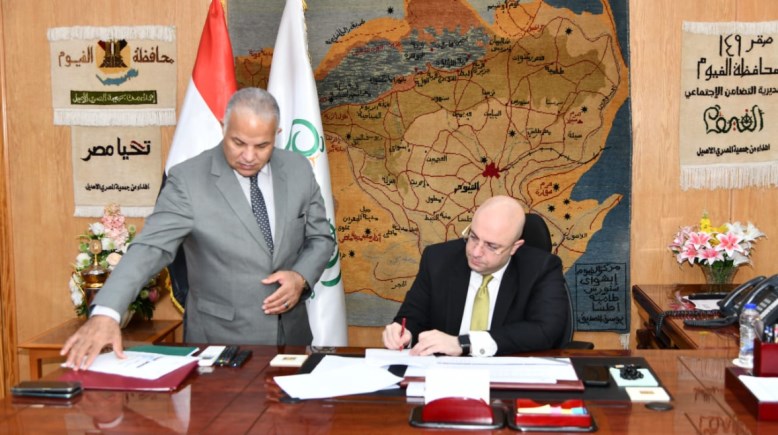 صورة محافظ الفيوم مع وكيل وزارة التربية والتعليم بالفيوم 